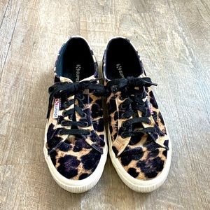 Leopard Supergas!! Barely worn!